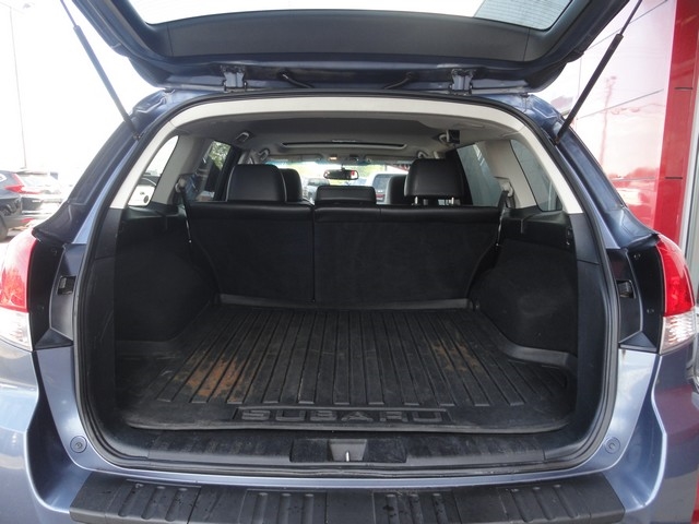 Subaru Outback 4dr Wgn H4 Auto 2.5i Limited 2013