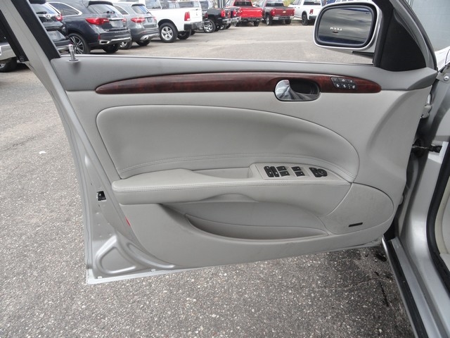 Buick Lucerne 4dr Sdn CXL V8 2006