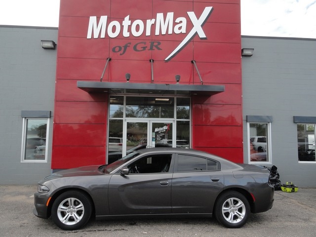 Dodge Charger SXT RWD 2019