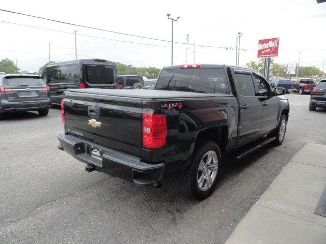 Chevrolet Silverado 1500 4WD Crew Cab 143.5" Custom 2018