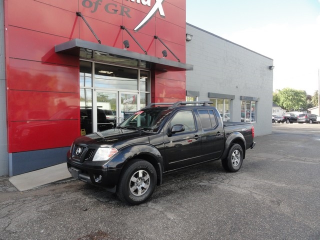 Nissan Frontier 4WD Crew Cab SWB Auto PRO-4X 2012