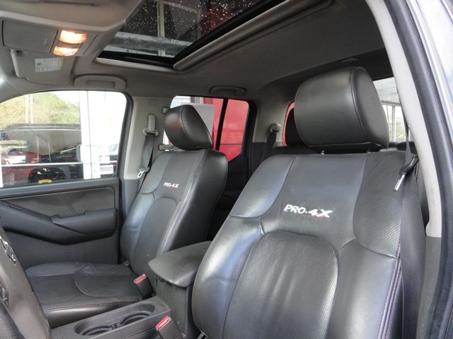 Nissan Frontier 4WD Crew Cab SWB Auto PRO-4X 2012