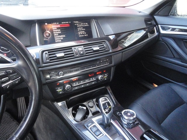 BMW 5 Series 4dr Sdn 528i RWD 2016