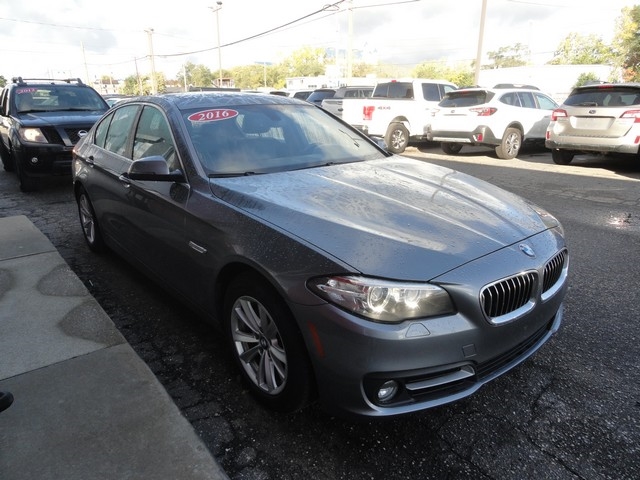 BMW 5 Series 4dr Sdn 528i RWD 2016