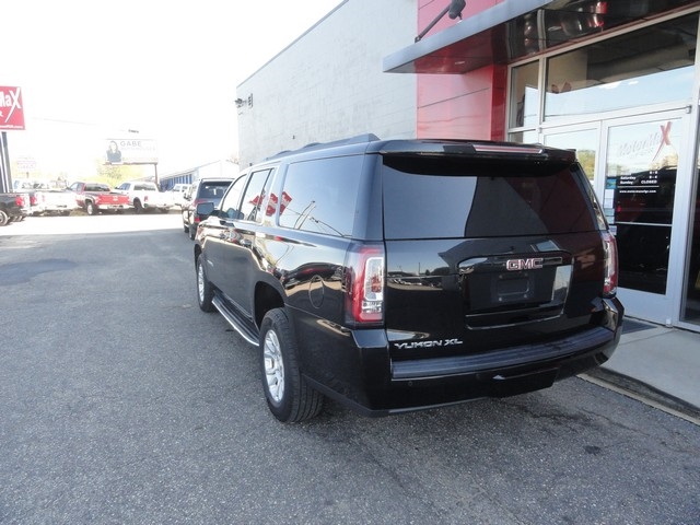 GMC Yukon XL 4WD 4dr SLT 2017
