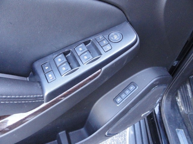 GMC Yukon XL 4WD 4dr SLT 2017