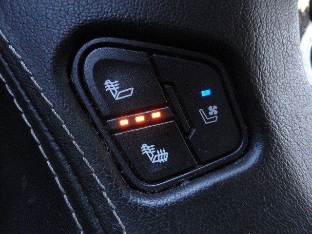 GMC Yukon XL 4WD 4dr SLT 2017