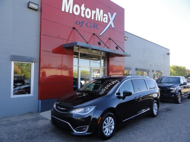 Chrysler Pacifica Touring L FWD 2018