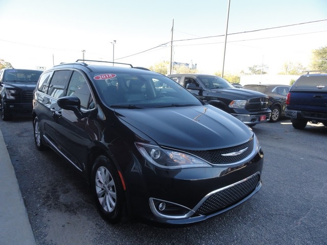 Chrysler Pacifica Touring L FWD 2018