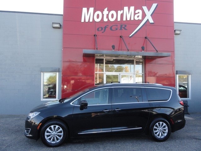 Chrysler Pacifica Touring L FWD 2018