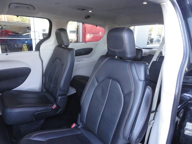 Chrysler Pacifica Touring L FWD 2018