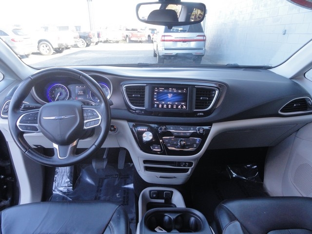 Chrysler Pacifica Touring L FWD 2018