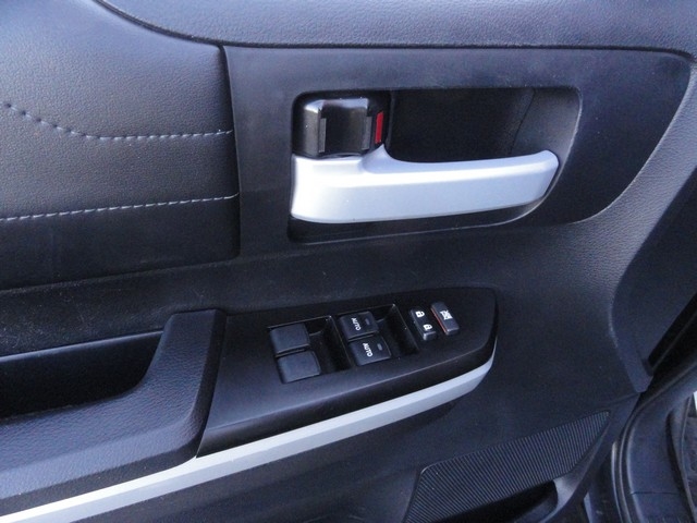 Toyota Tundra 4WD Limited Double Cab 6.5' Bed 5.7L (Natl) 2019