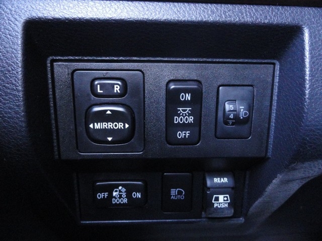 Toyota Tundra 4WD Limited Double Cab 6.5' Bed 5.7L (Natl) 2019