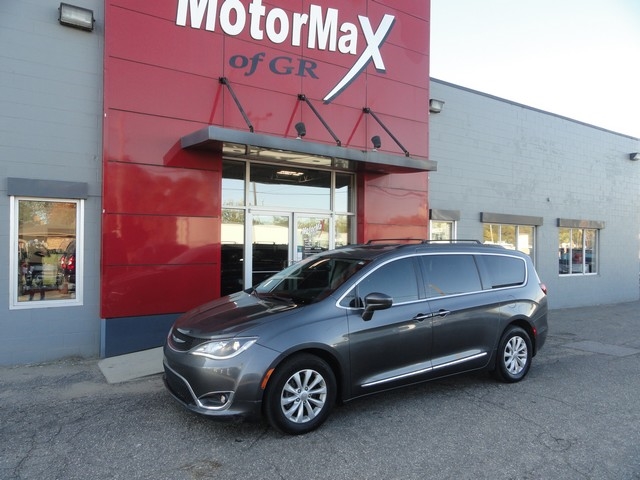 Chrysler Pacifica Touring-L FWD 2017