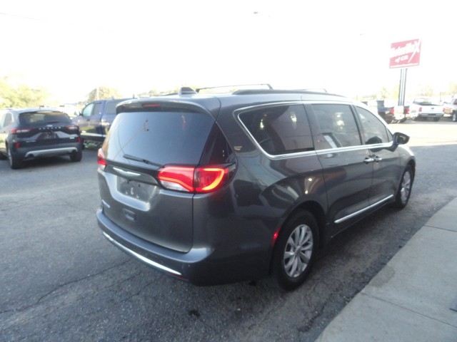 Chrysler Pacifica Touring-L FWD 2017