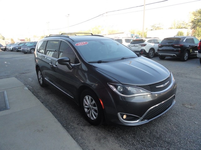 Chrysler Pacifica Touring-L FWD 2017