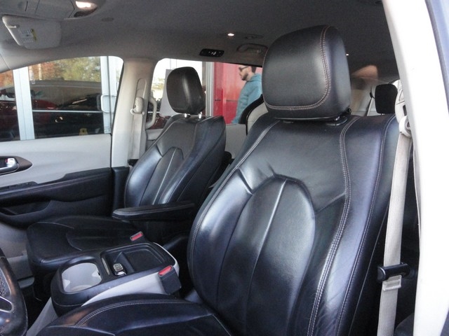 Chrysler Pacifica Touring-L FWD 2017