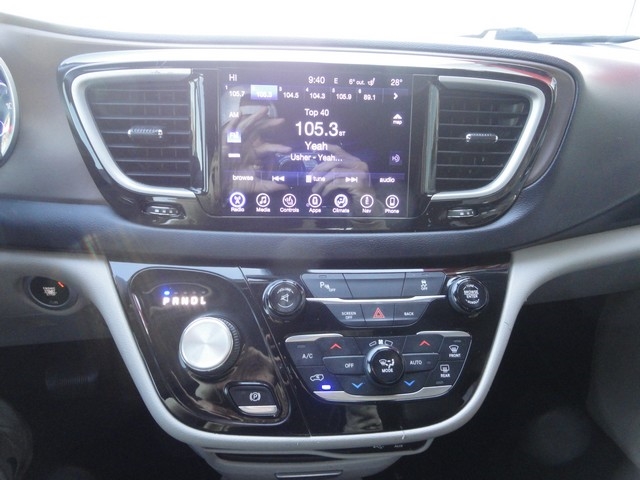 Chrysler Pacifica Touring-L FWD 2017