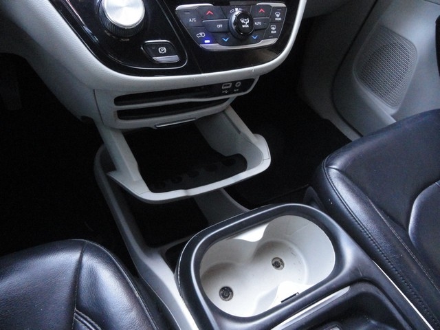 Chrysler Pacifica Touring-L FWD 2017