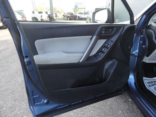 Subaru Forester 4dr CVT 2.5i PZEV 2015