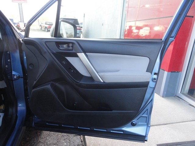 Subaru Forester 4dr CVT 2.5i PZEV 2015