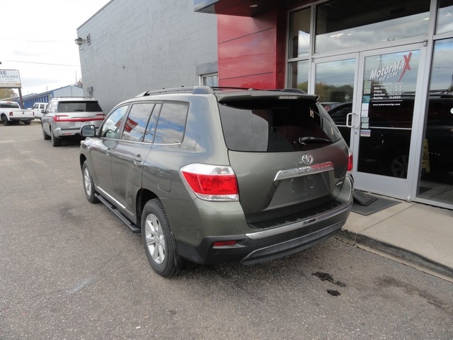 Toyota Highlander 4WD 4dr V6 Base (Natl) 2011