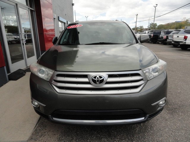Toyota Highlander 4WD 4dr V6 Base (Natl) 2011