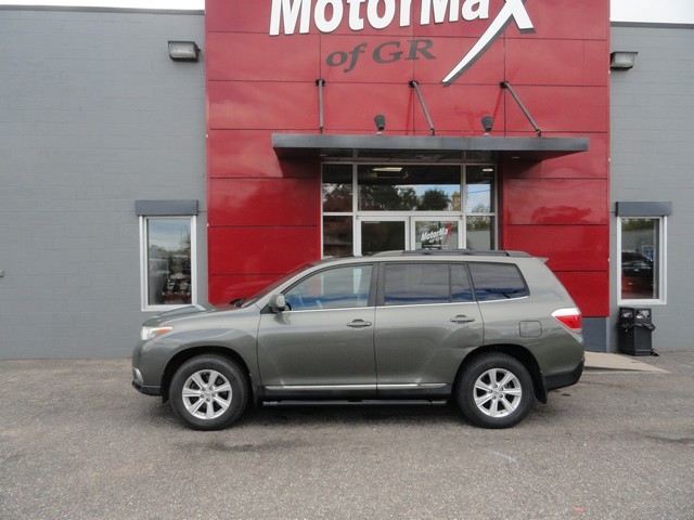 Toyota Highlander 4WD 4dr V6 Base (Natl) 2011