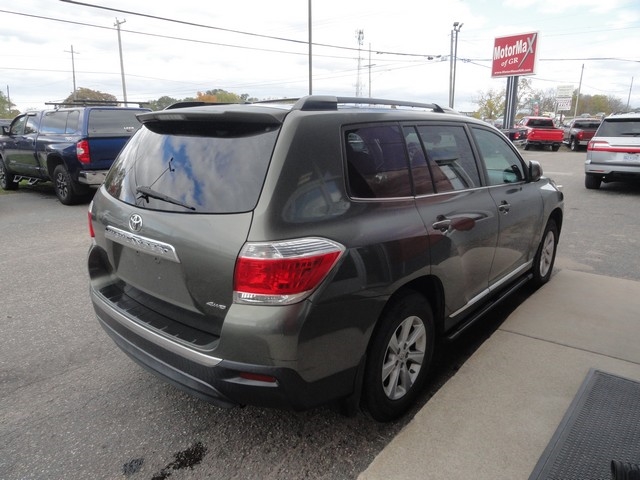 Toyota Highlander 4WD 4dr V6 Base (Natl) 2011