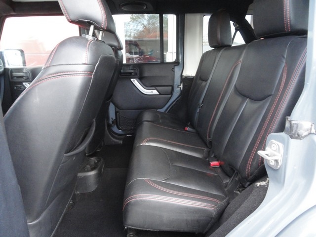 Jeep Wrangler Unlimited 4WD 4dr Sahara 2014