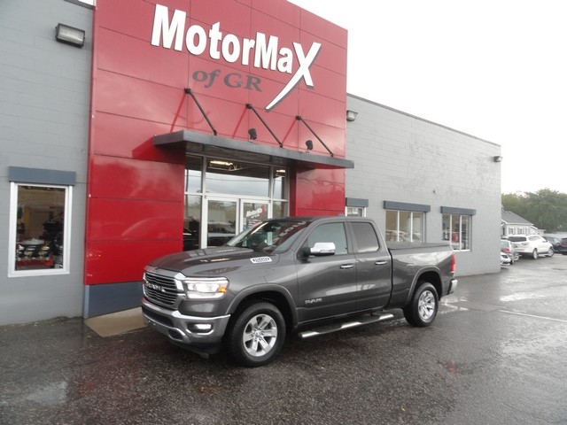 RAM 1500 Laramie 4x4 Quad Cab 6'4" Box 2019