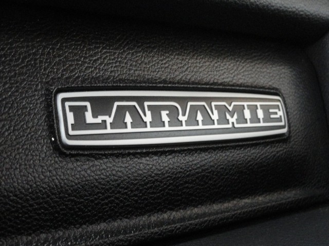 RAM 1500 Laramie 4x4 Quad Cab 6'4" Box 2019