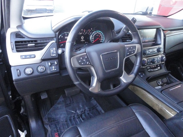 GMC Yukon XL 4WD 4dr Denali 2017