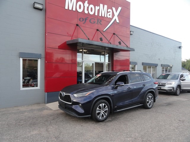 Toyota Highlander Hybrid XLE AWD (Natl) 2023