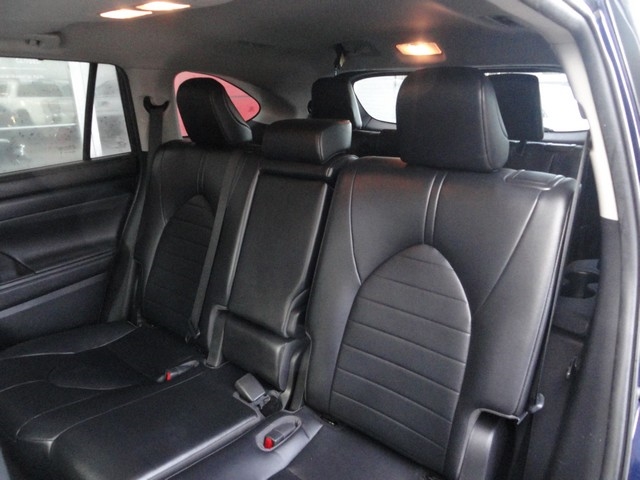 Toyota Highlander Hybrid XLE AWD (Natl) 2023