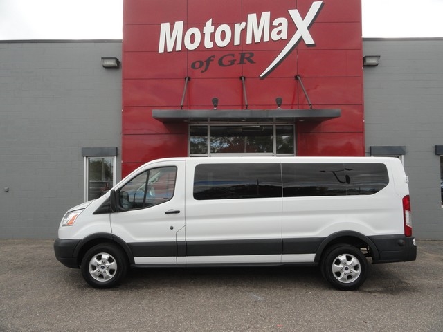 Ford Transit Wagon T-350 148" Low Roof XLT Sliding RH Dr 2017
