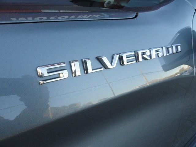 Chevrolet Silverado 1500 LTD 4WD Crew Cab 147" LT w/2FL 2022