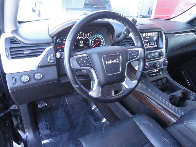 GMC Yukon XL 4WD 4dr SLT 2017