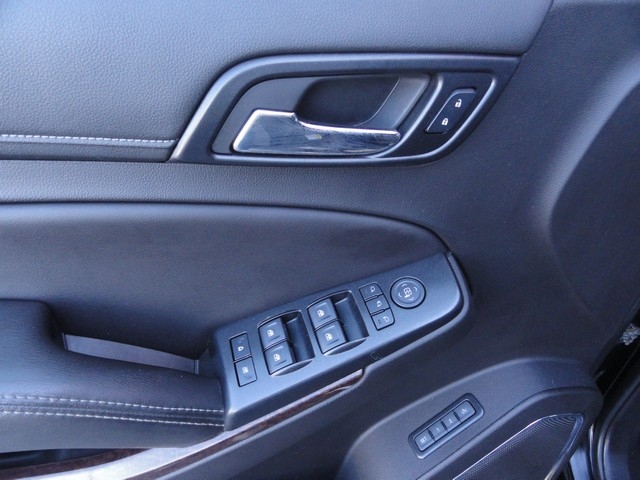 GMC Yukon XL 4WD 4dr SLT 2017