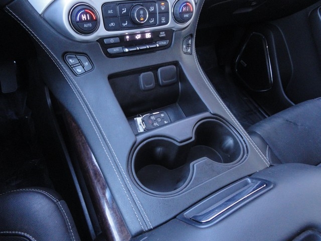 GMC Yukon XL 4WD 4dr SLT 2017