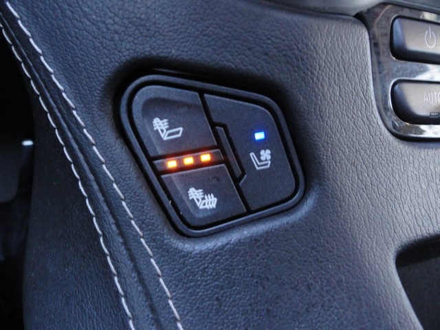 GMC Yukon XL 4WD 4dr SLT 2017