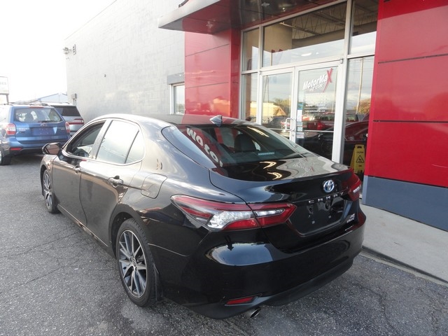 Toyota Camry Hybrid XLE CVT (Natl) 2022