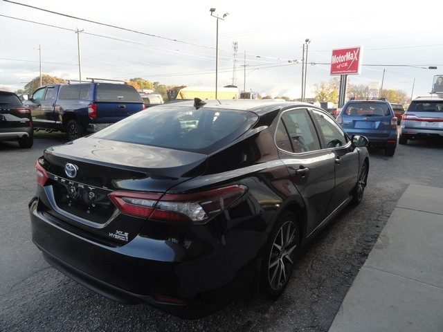 Toyota Camry Hybrid XLE CVT (Natl) 2022