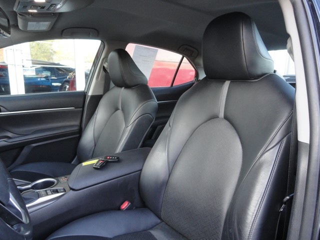 Toyota Camry Hybrid XLE CVT (Natl) 2022