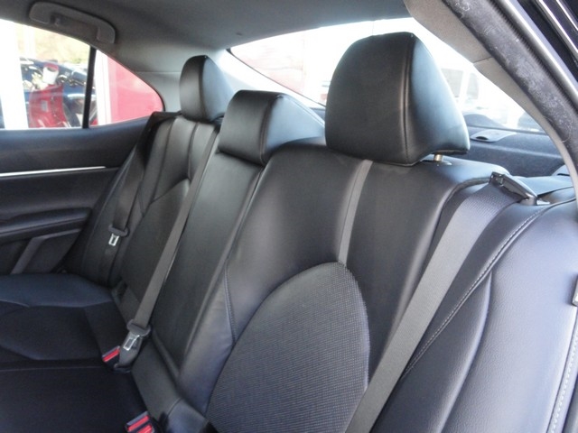 Toyota Camry Hybrid XLE CVT (Natl) 2022