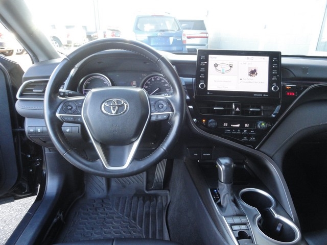 Toyota Camry Hybrid XLE CVT (Natl) 2022