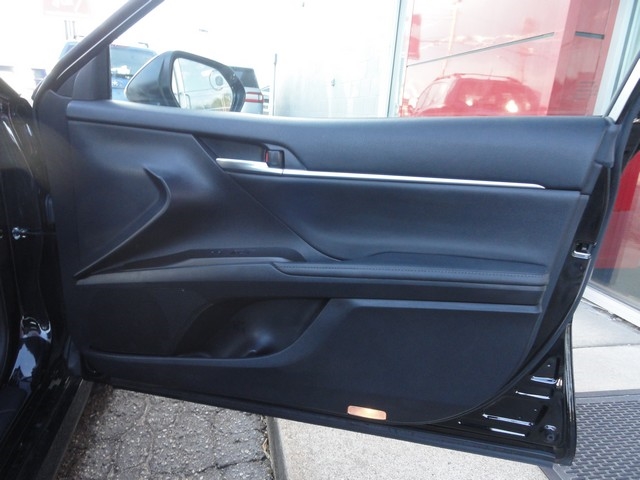 Toyota Camry Hybrid XLE CVT (Natl) 2022