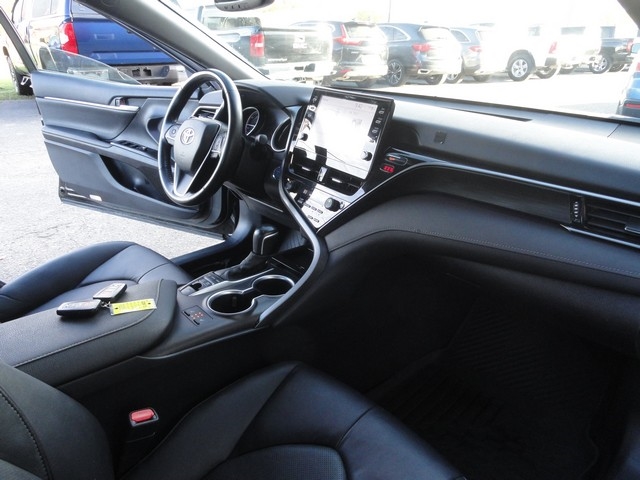 Toyota Camry Hybrid XLE CVT (Natl) 2022