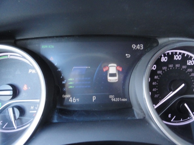 Toyota Camry Hybrid XLE CVT (Natl) 2022